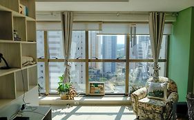 FLAT com piscina, vista para o Aquário e Feng Shui